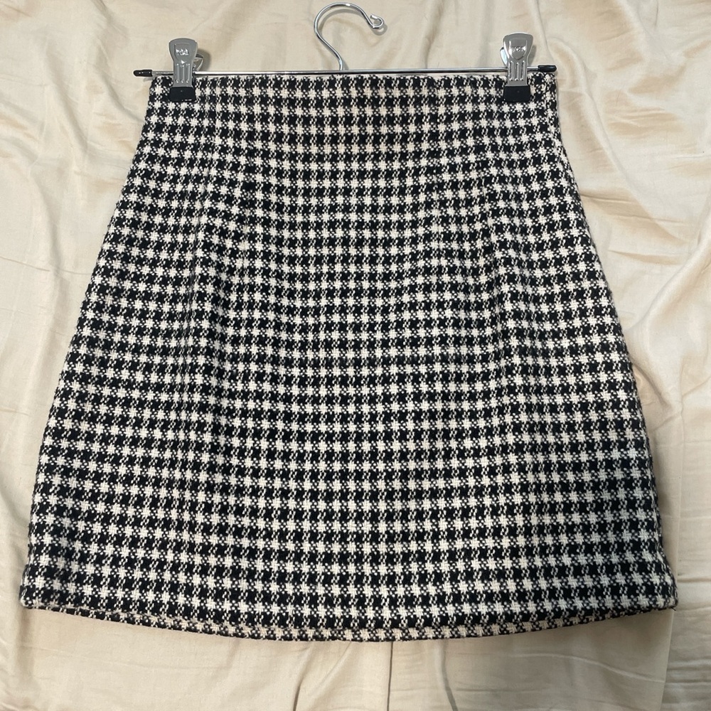 Zara Black and White houndstooth Mini Skirt